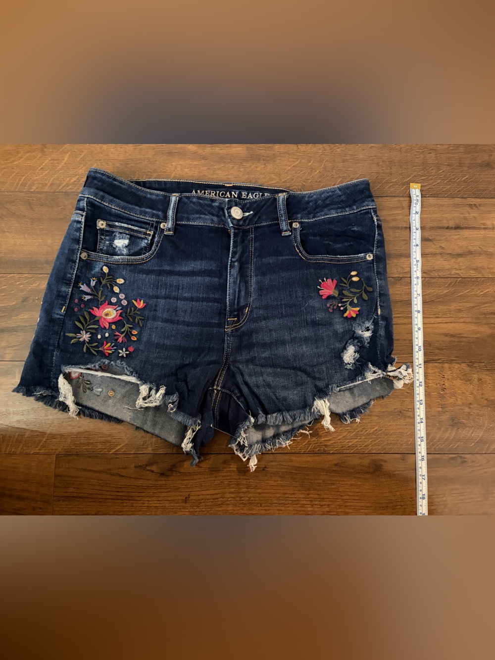 American Eagle Dark Wash Embroidered Distressed high rise Jean shorts size 14